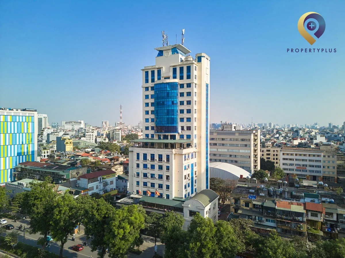 Toàn cảnh tòa nhà HITTC-Building với kiến trúc hiện đại tại Hà Nội.